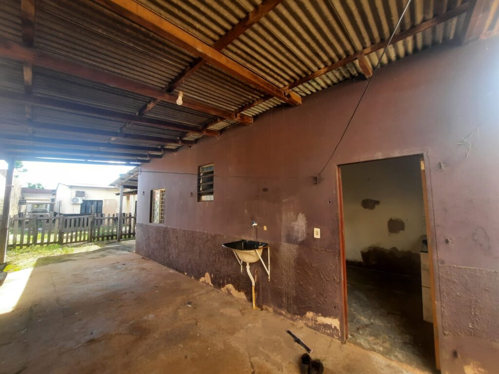 CASA NOS FUNDOS