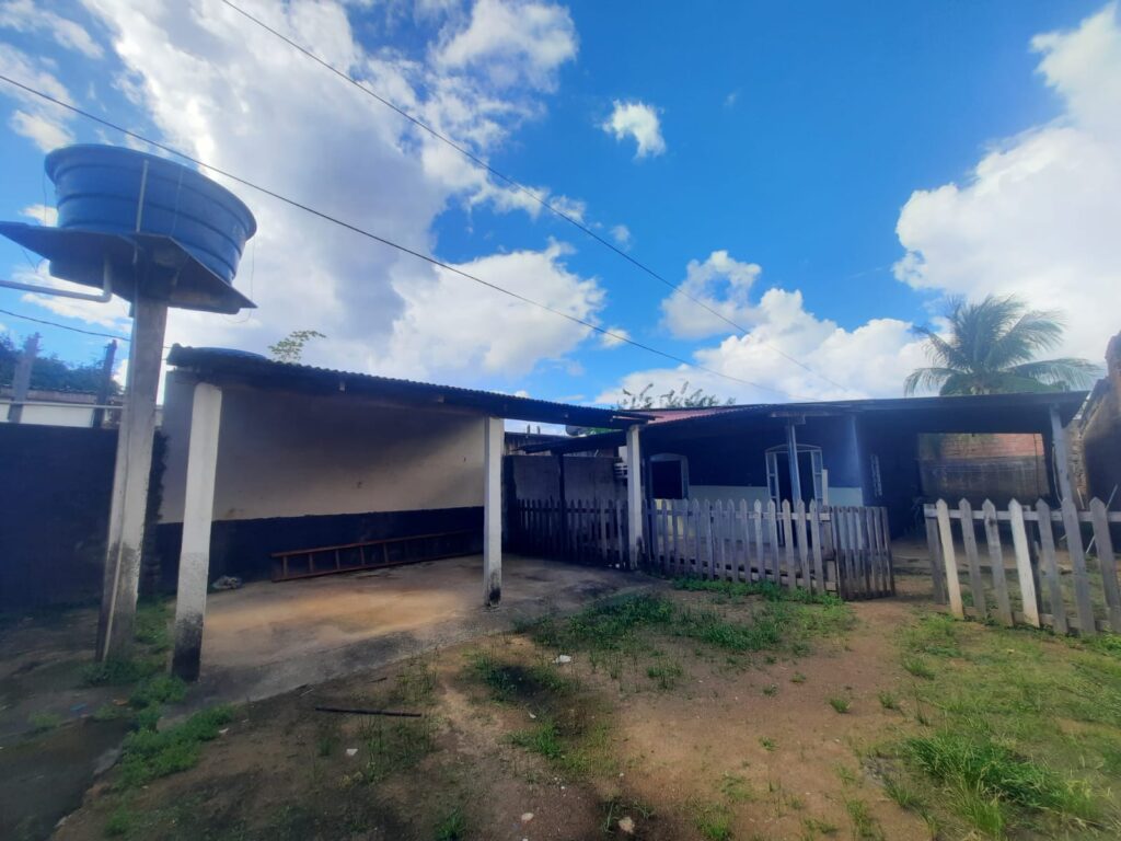 CASA NOS FUNDOS