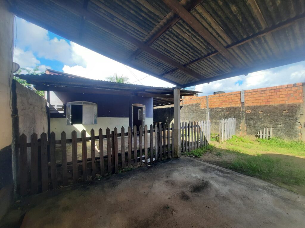CASA NOS FUNDOS