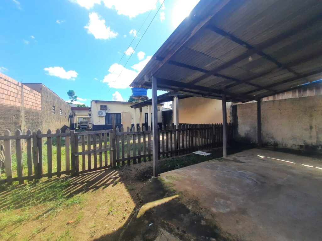 CASA NOS FUNDOS