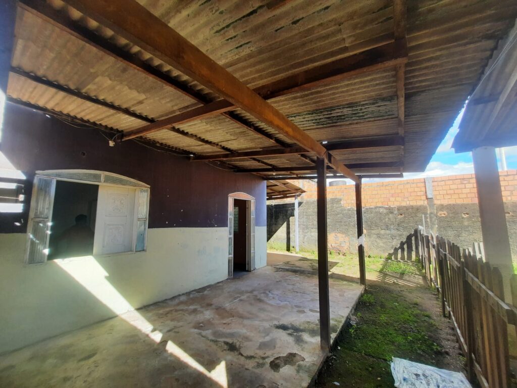CASA NOS FUNDOS